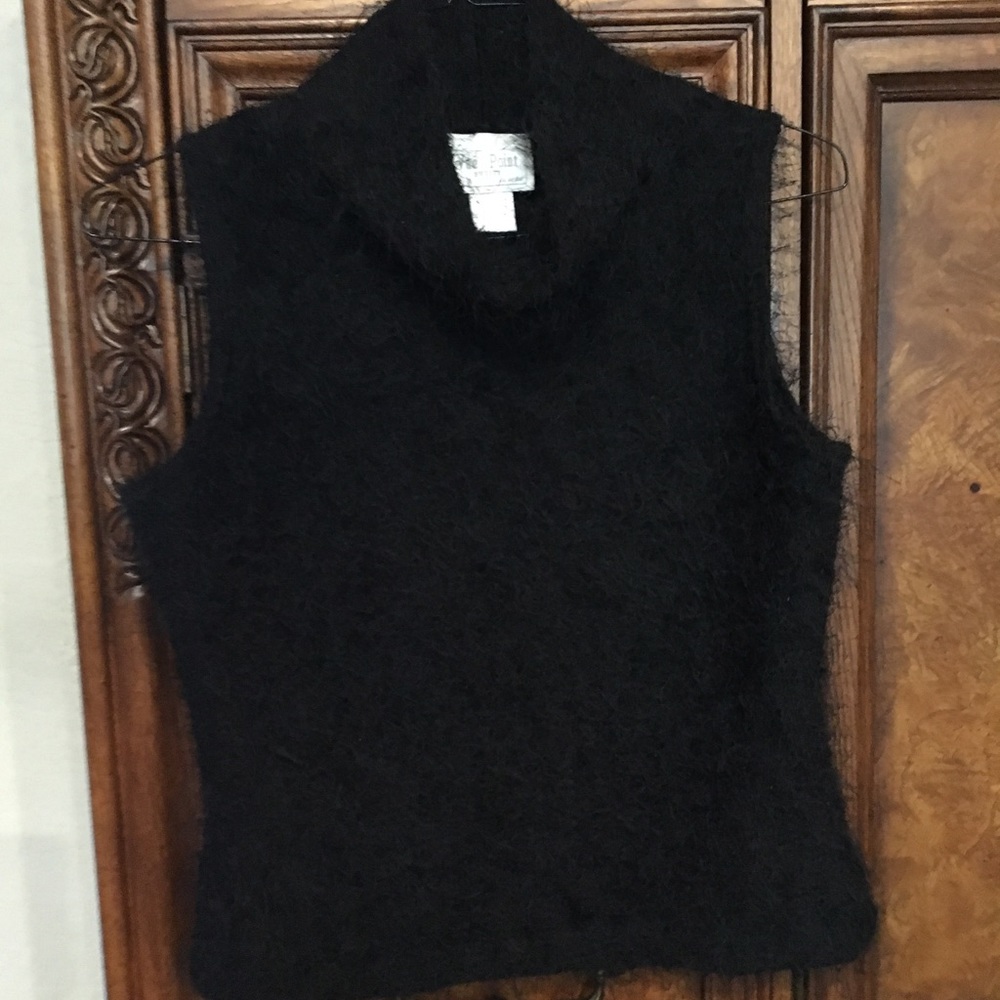 Vue’ Point Medium Petite Eye Lash Cow Neck